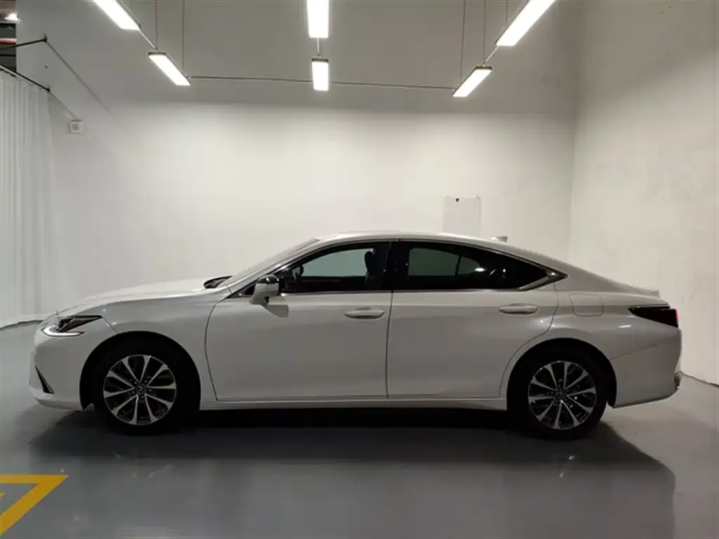 Lexus ES 2024 из CN, фото 4