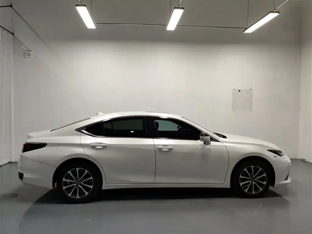 Lexus ES 2024 из CN, фото 9