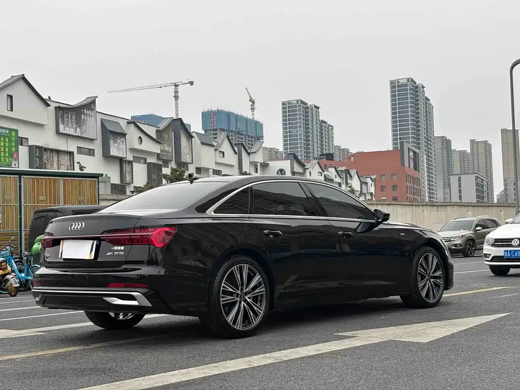 Audi A6L 2024 из CN, фото 9