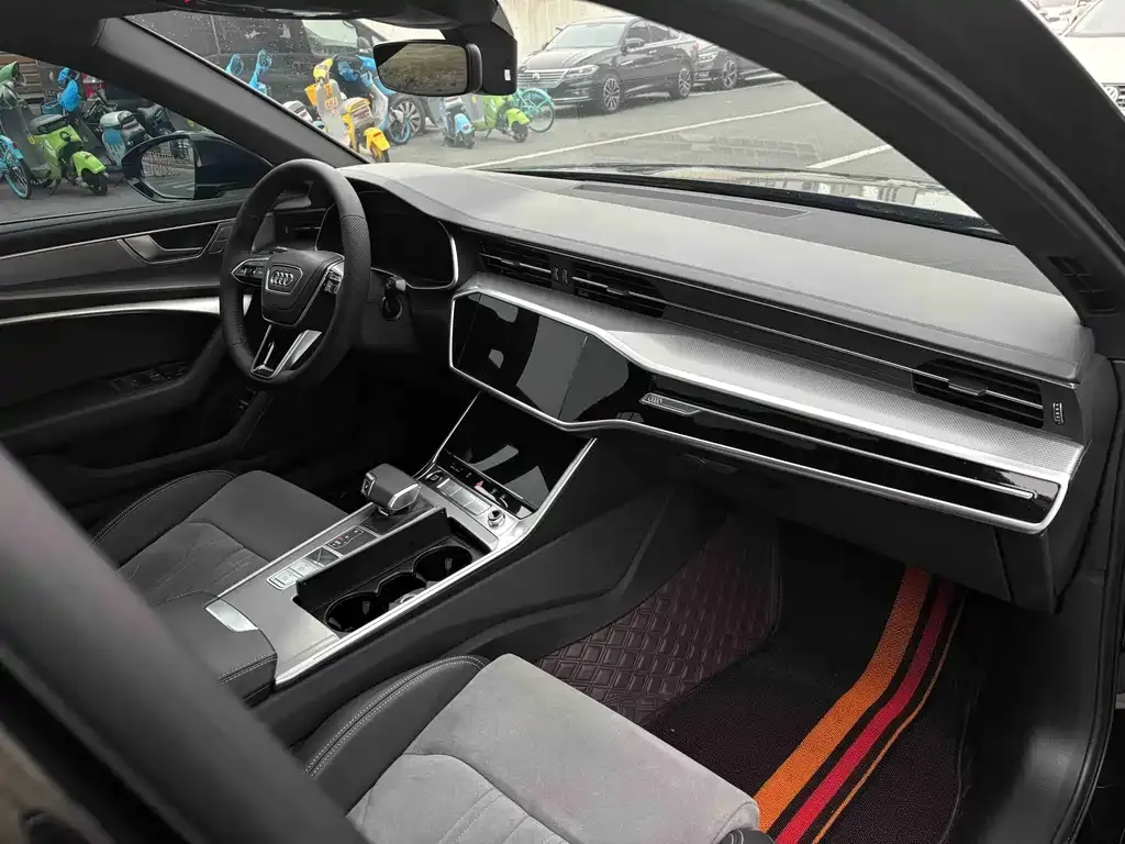 Audi A6L 2024 из CN, фото 4