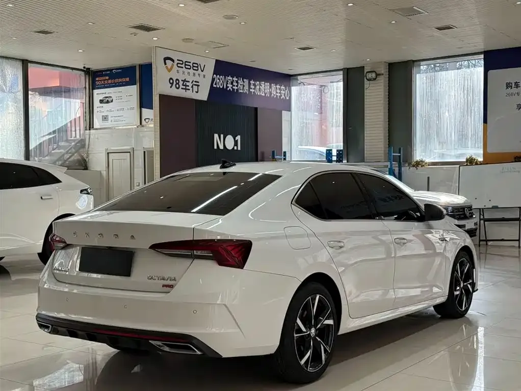 Skoda Octavia 2022 из CN, фото 4