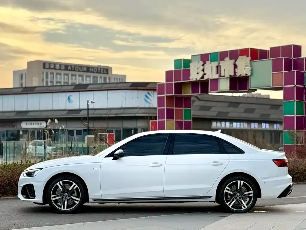 Audi A4L — фото 4