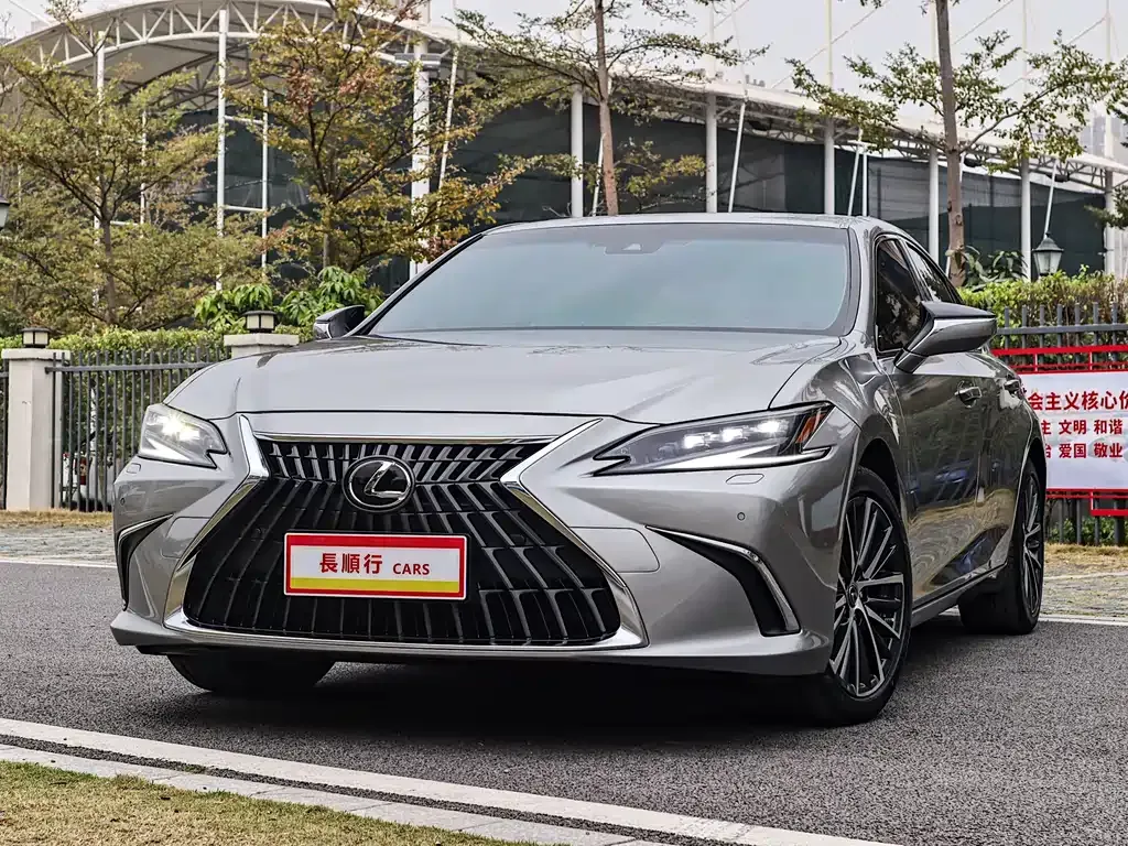 Lexus ES — фото 10