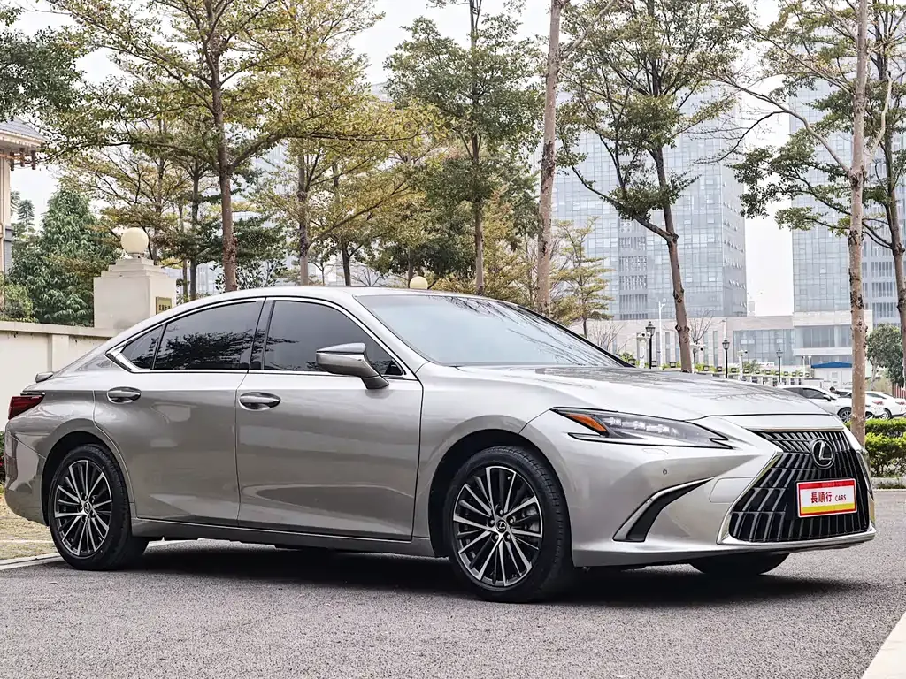 Lexus ES — фото 8