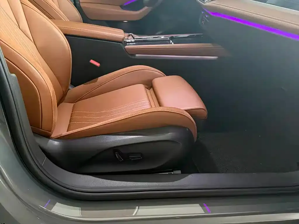 Volkswagen Magotan 2025 из CN, фото 5
