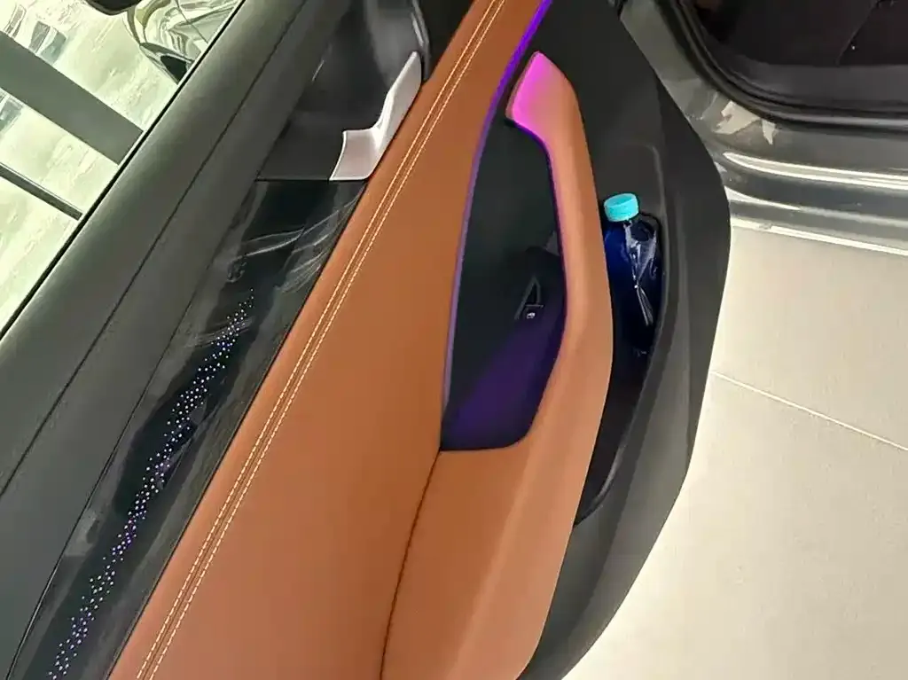 Volkswagen Magotan 2025 из CN, фото 6