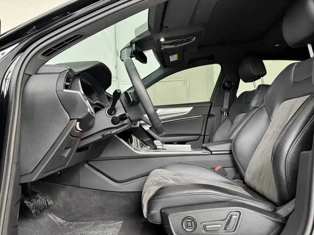 Audi A6L 2023 из CN, фото 8
