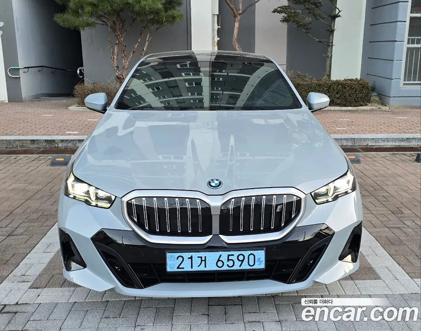 BMW i5 — фото 2