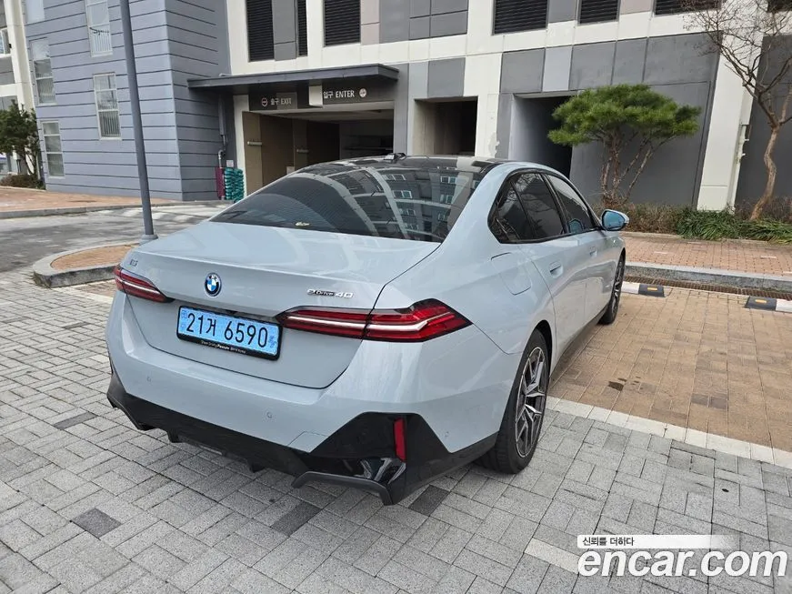 BMW i5 — фото 9