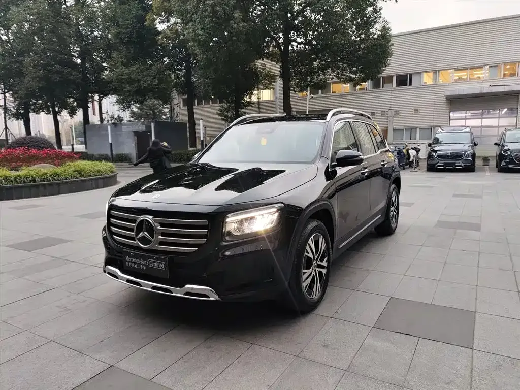 Mercedes-Benz GLB — фото 1