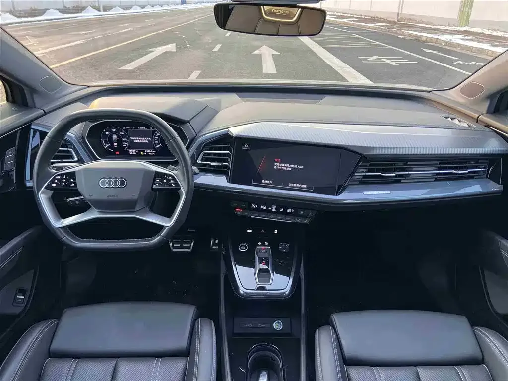 Audi Q4 e-tron — фото 10