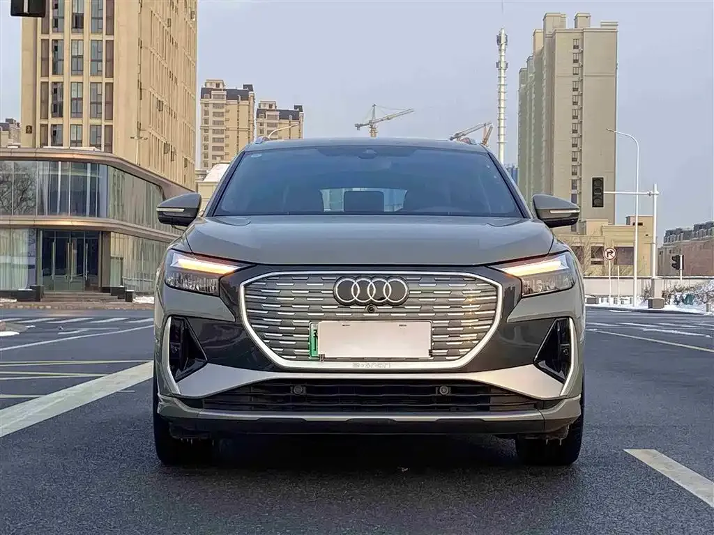 Audi Q4 e-tron — фото 5