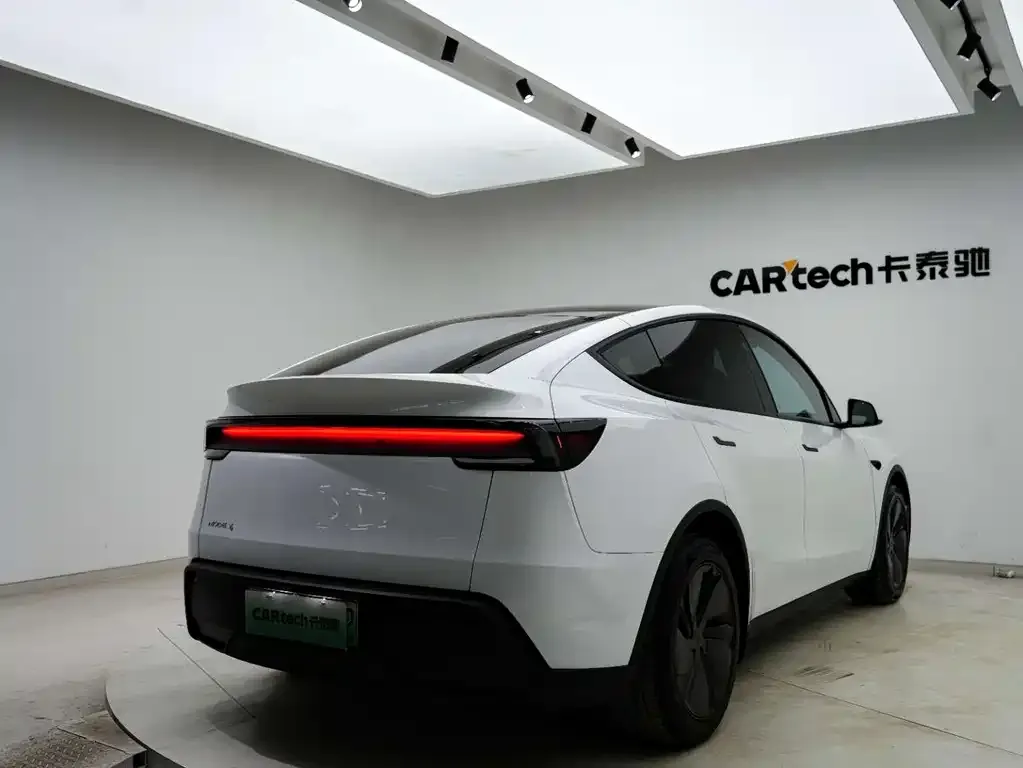 Tesla Model Y 2025 из CN, фото 10