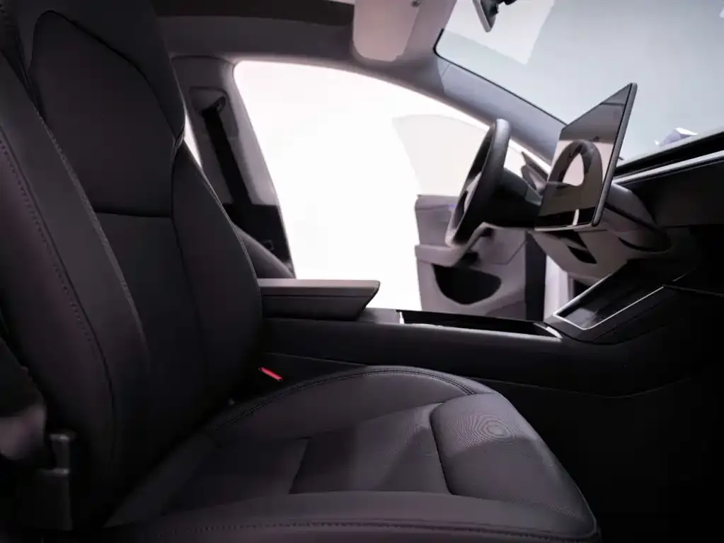 Tesla Model Y 2025 из CN, фото 2