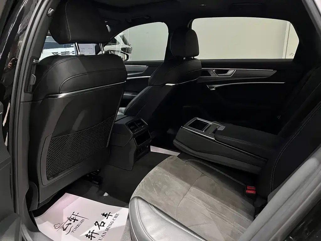 Audi A6L 2024 из CN, фото 7