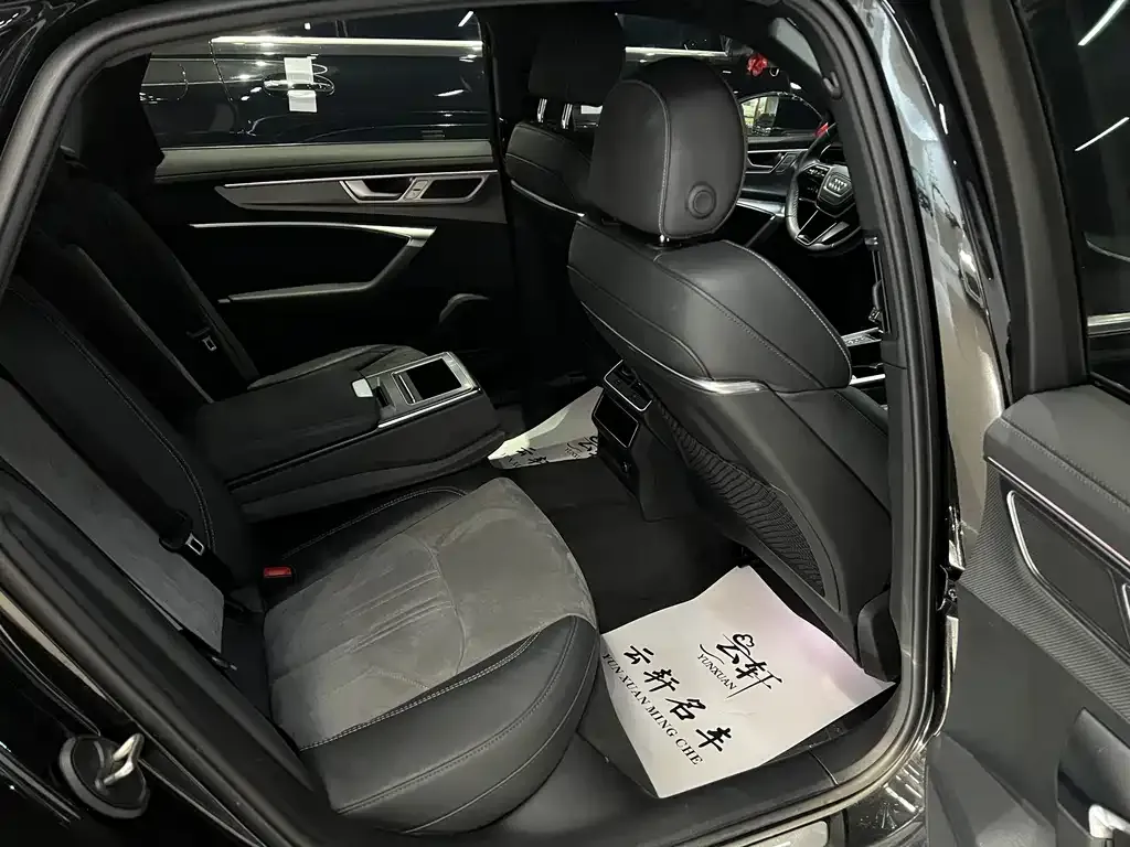 Audi A6L 2024 из CN, фото 8