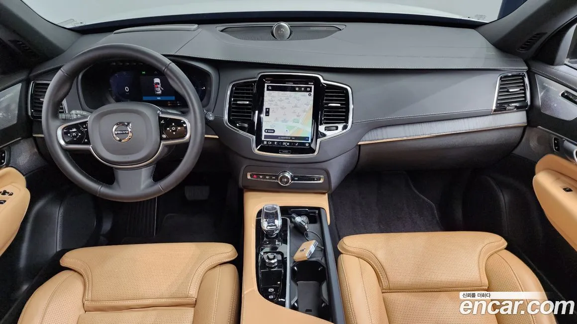 Volvo XC90 — фото 10