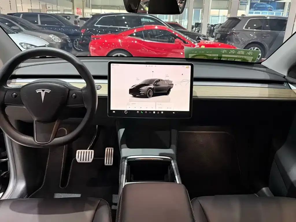 Tesla Model Y — фото 4