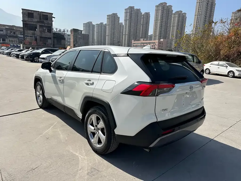 Toyota RAV4 2021 из CN, фото 7