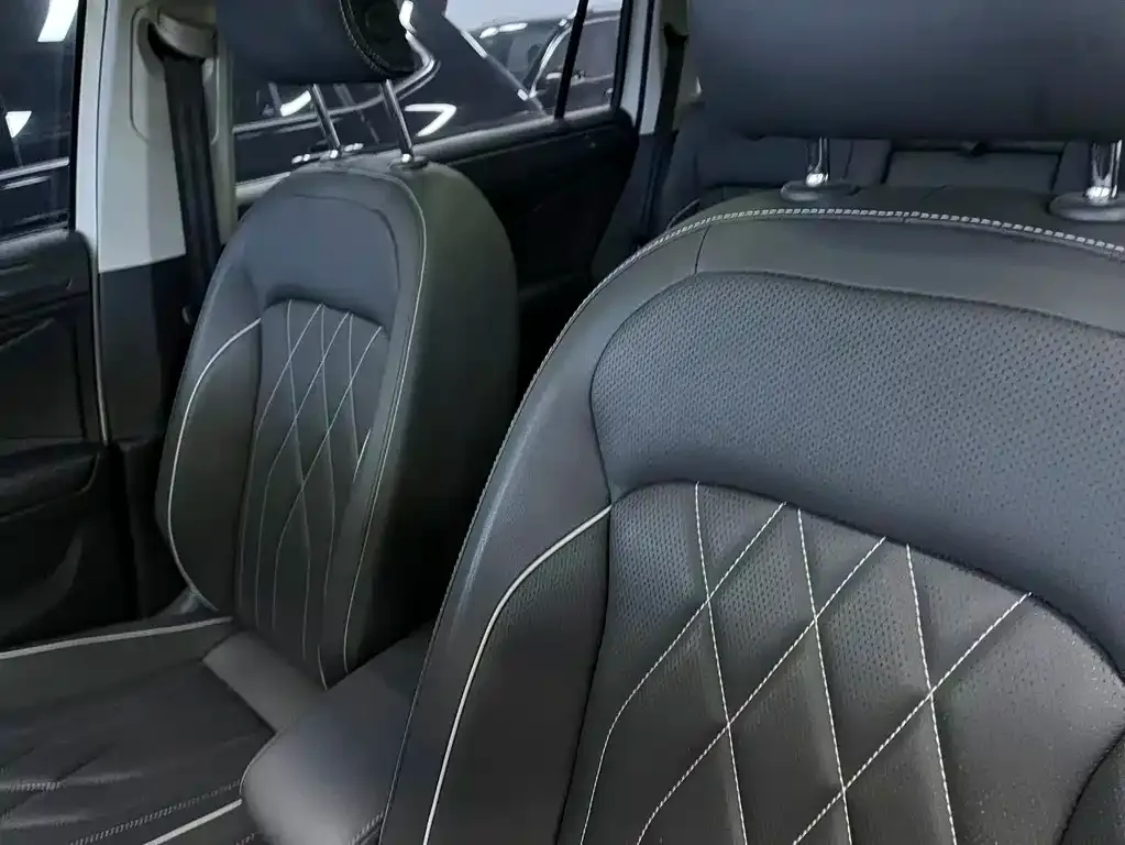 Volkswagen Tiguan L 2022 из CN, фото 3