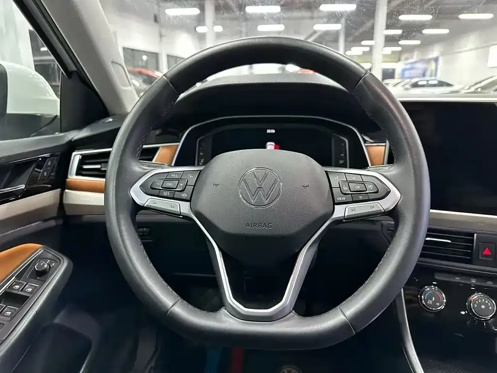 Volkswagen Bora 2023 из CN, фото 4