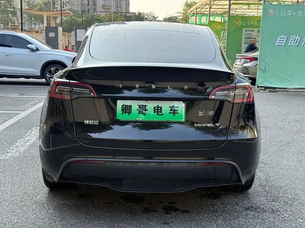 Tesla Model Y — фото 6