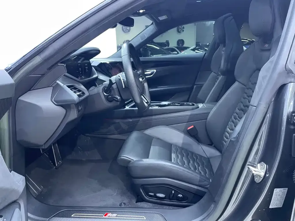 Audi RS e-tron GT 2024 из CN, фото 7