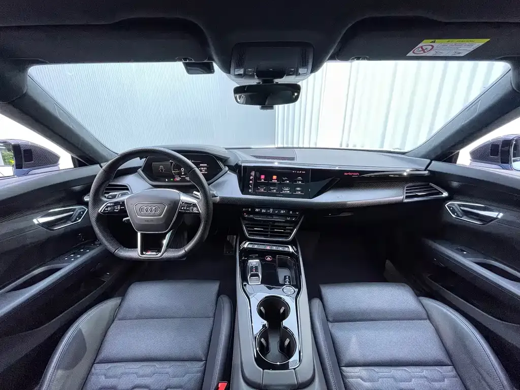 Audi RS e-tron GT 2024 из CN, фото 9