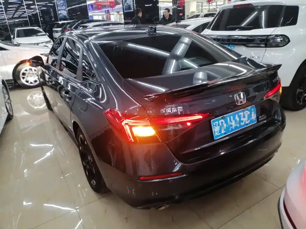 Honda Civic — фото 8