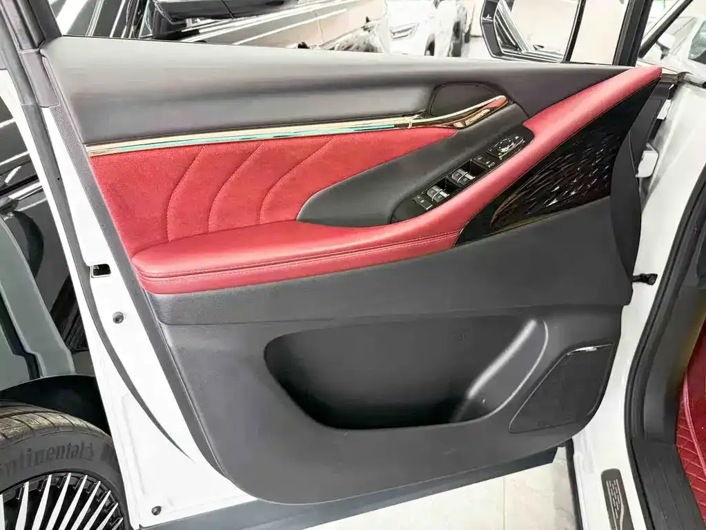 GAC Motor Trumpchi M8 — фото 9