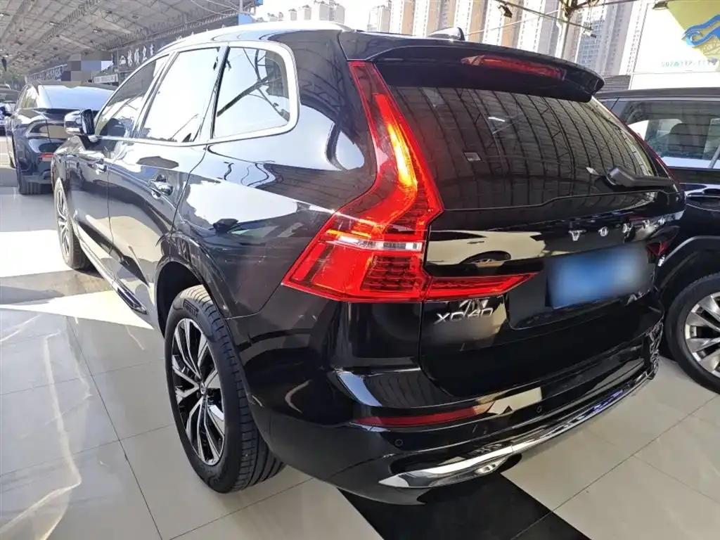 Volvo XC60 — фото 7