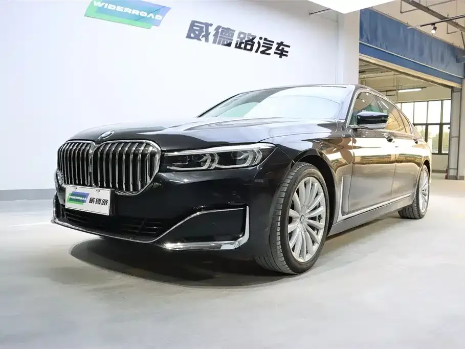 BMW 7 Series — фото 1