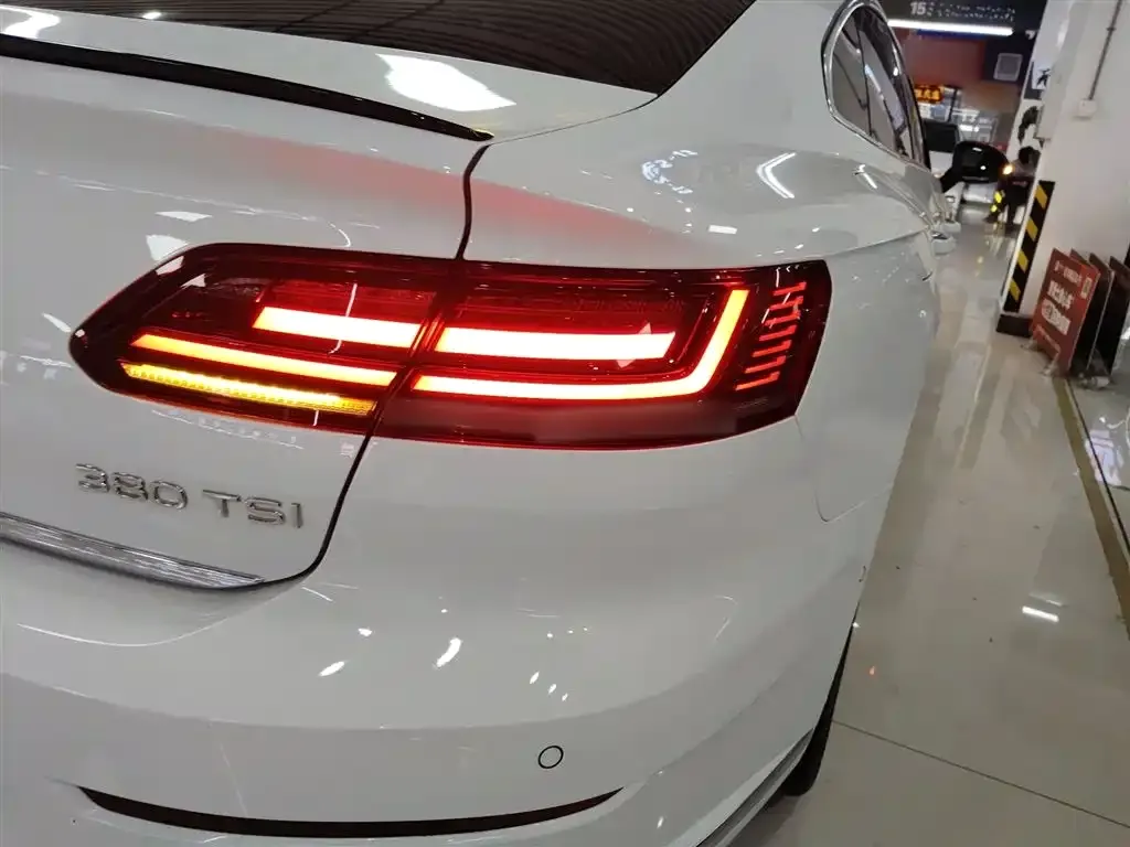 Volkswagen CC 2022 из CN, фото 2
