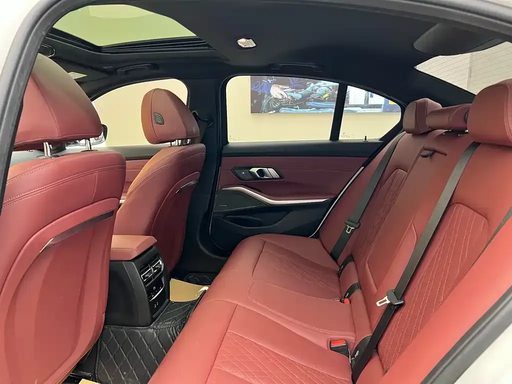 BMW 3 Series 2024 из CN, фото 4