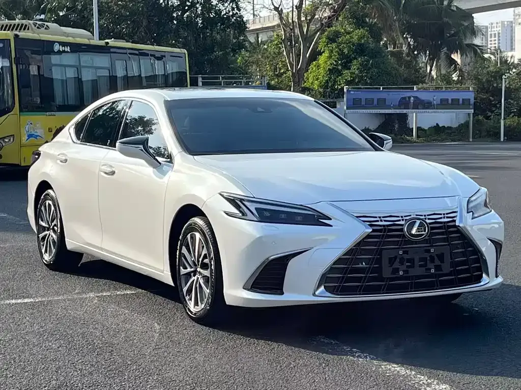 Lexus ES — фото 3