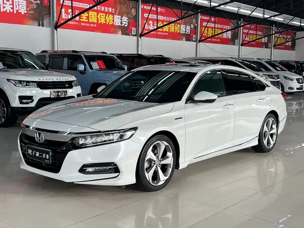 Honda Accord — фото 1