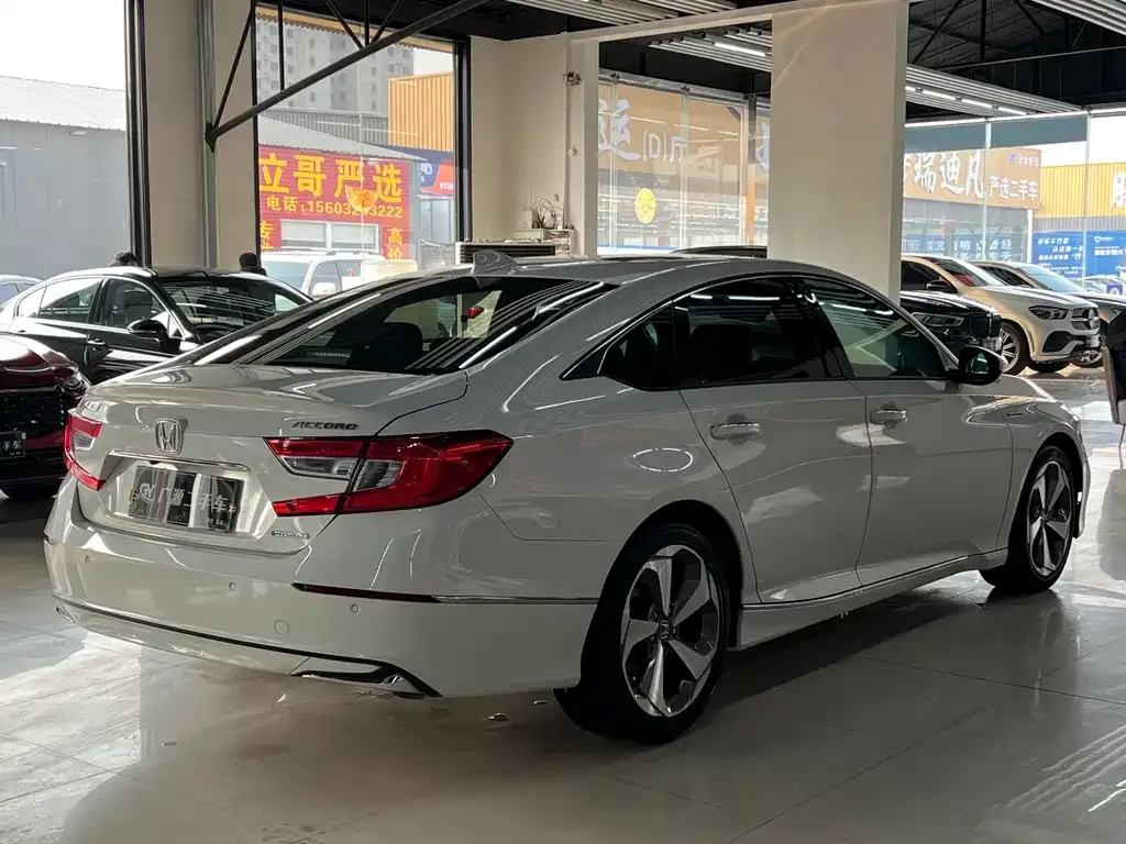 Honda Accord — фото 4