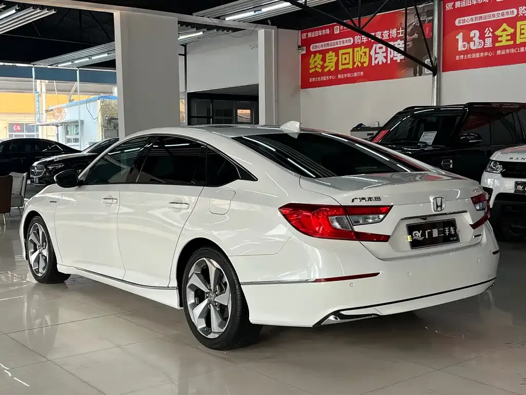 Honda Accord — фото 9
