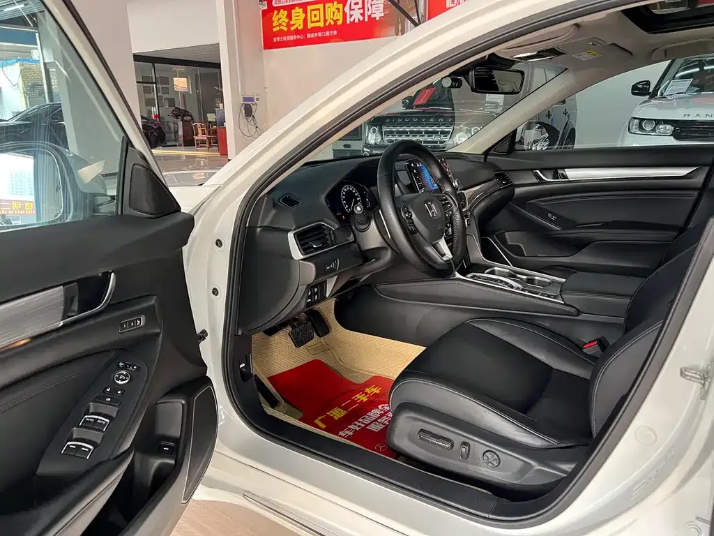 Honda Accord — фото 10