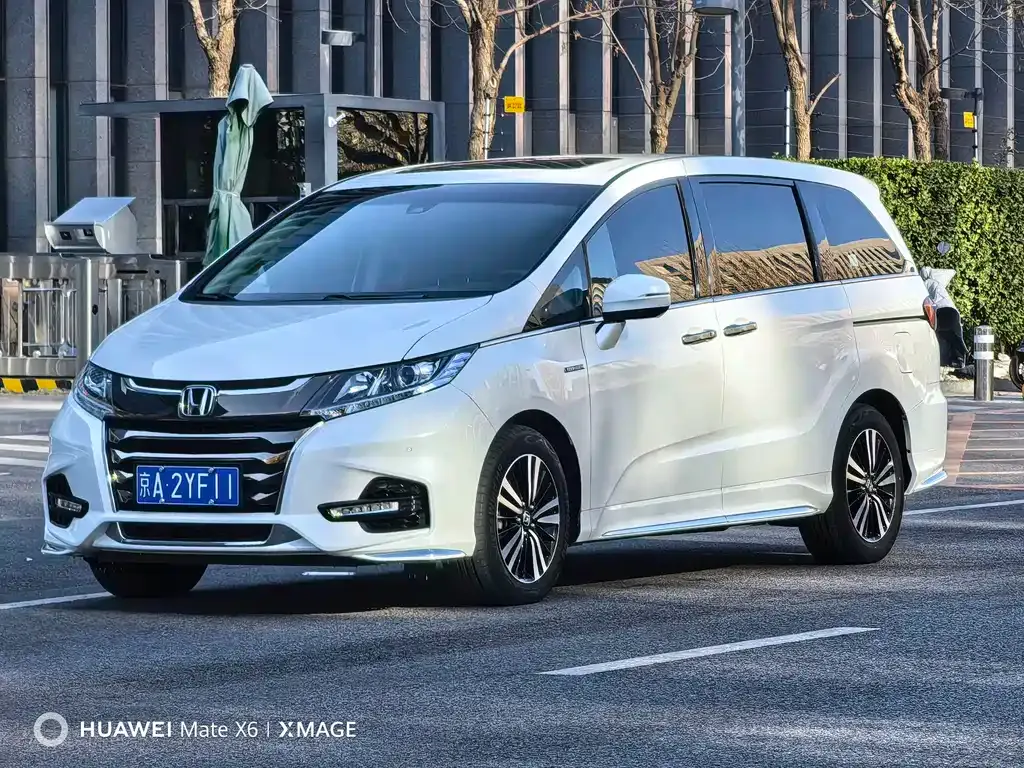 Honda Odyssey — фото 1