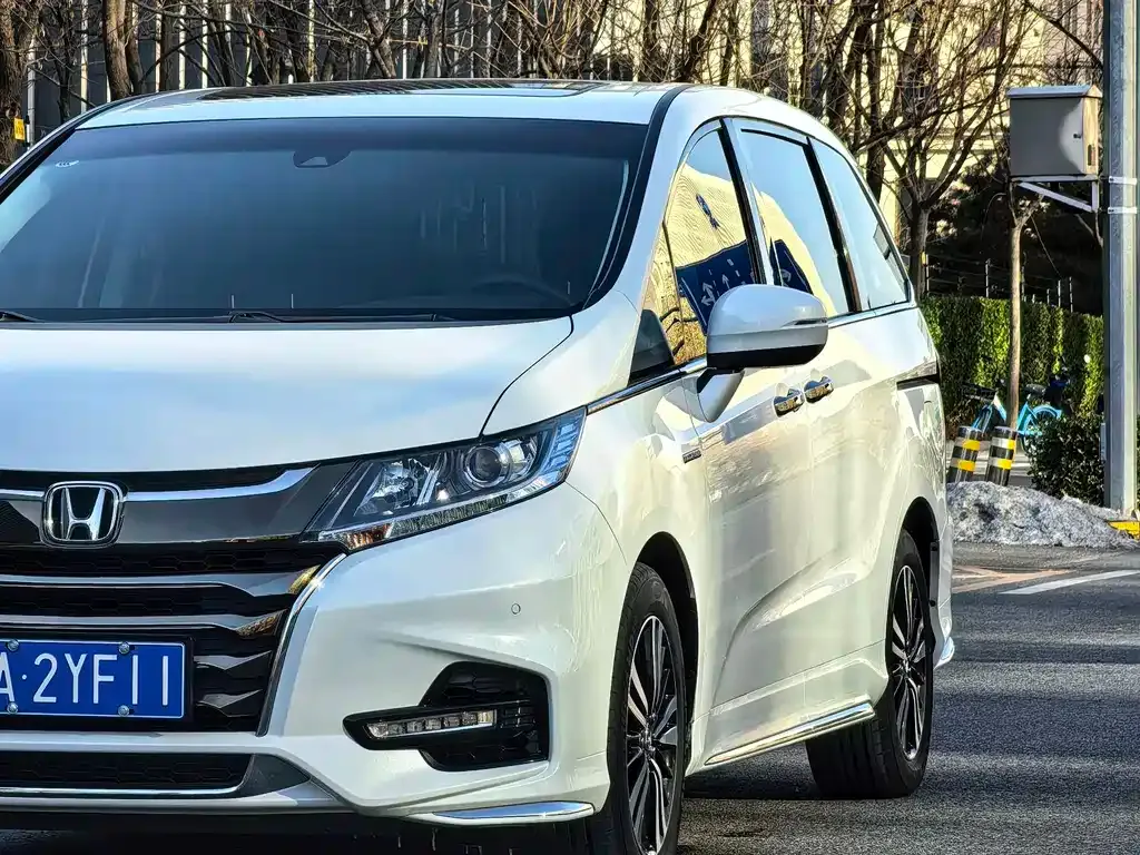 Honda Odyssey — фото 10
