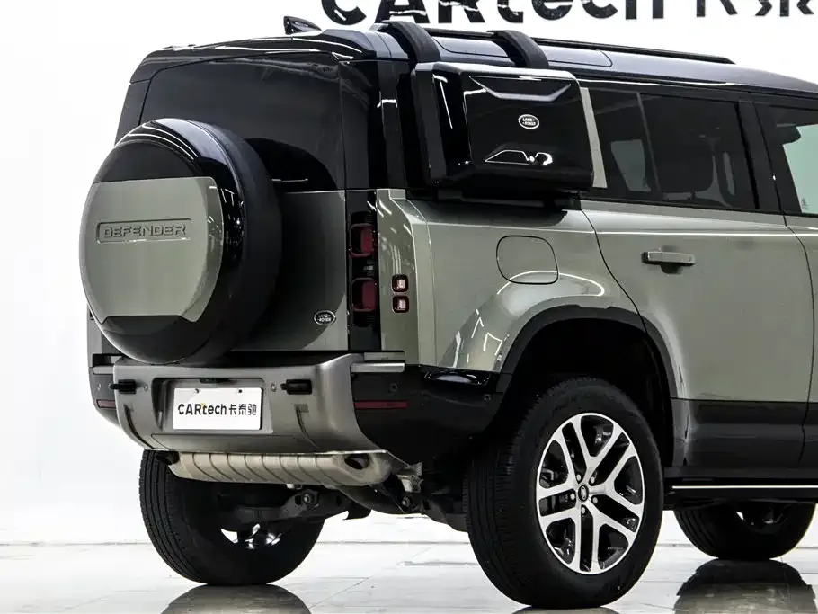 Land Rover Defender — фото 6