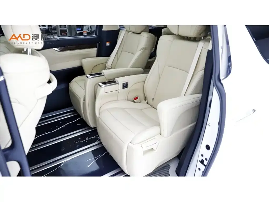 Toyota Alphard 2023 из CN, фото 7
