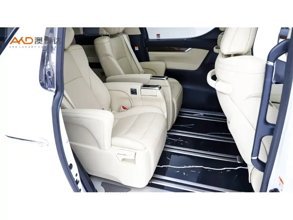 Toyota Alphard 2023 из CN, фото 10