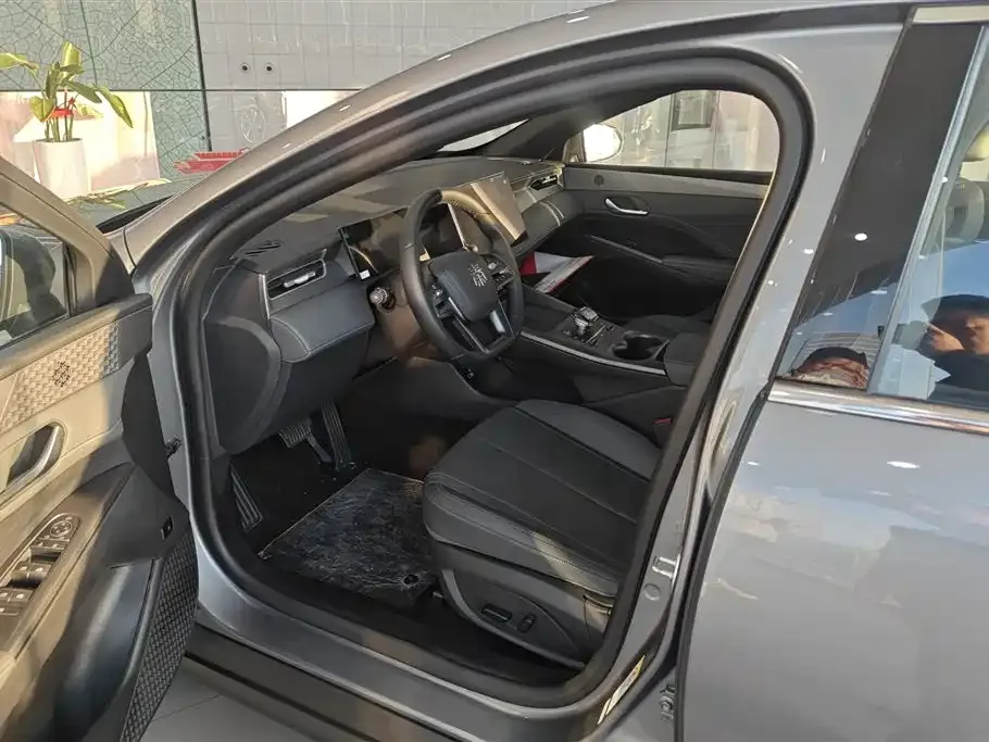 BYD Qin PLUS 2025 из CN, фото 9