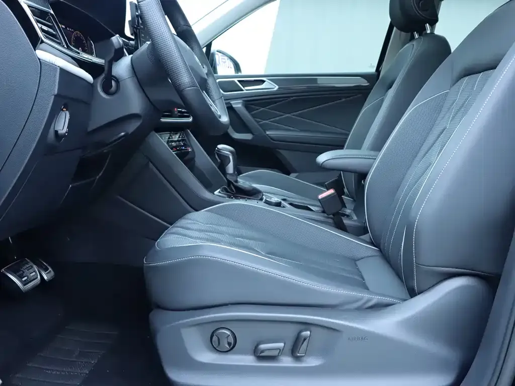 Volkswagen Tiguan L 2024 из CN, фото 8