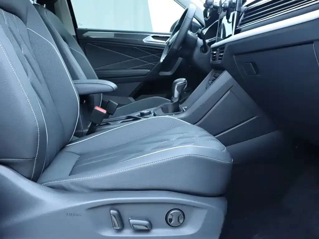 Volkswagen Tiguan L 2024 из CN, фото 7