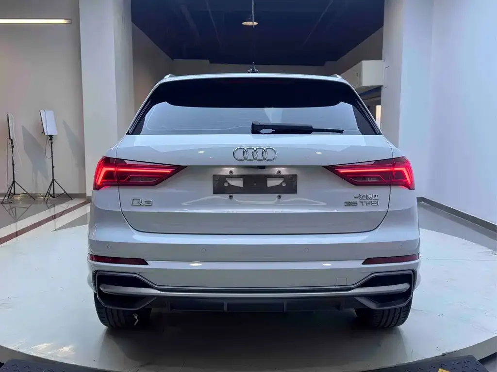 Audi Q3 2023 из CN, фото 9