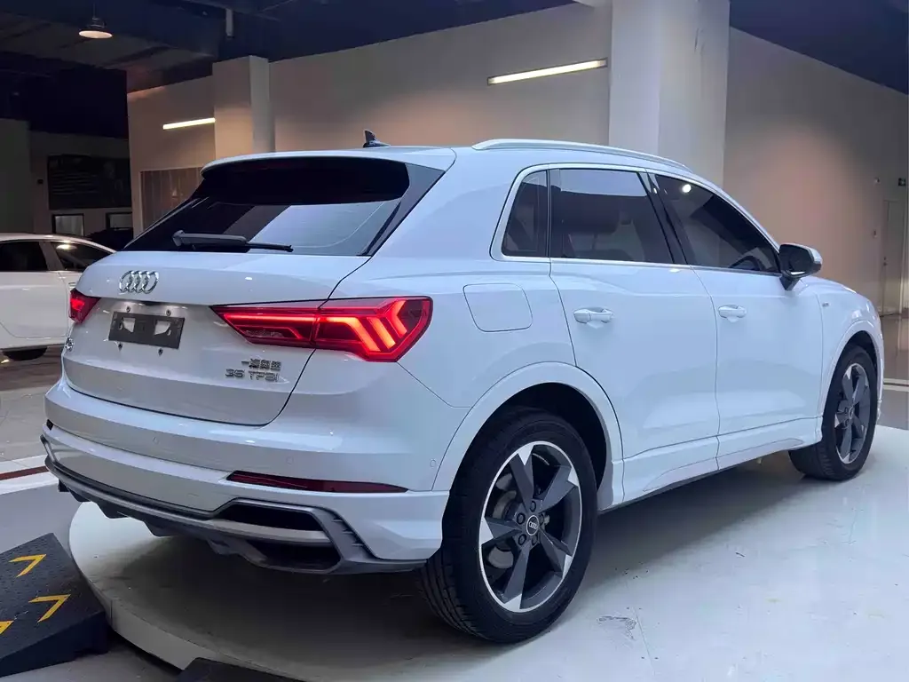 Audi Q3 2023 из CN, фото 7