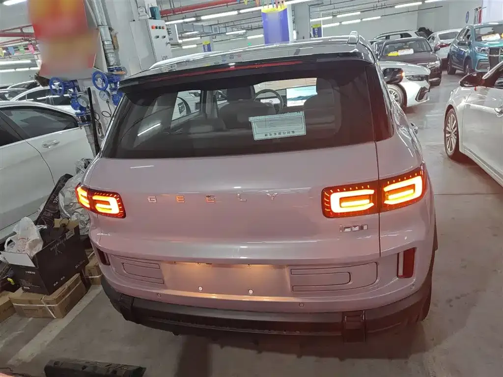 Geely Icon — фото 4